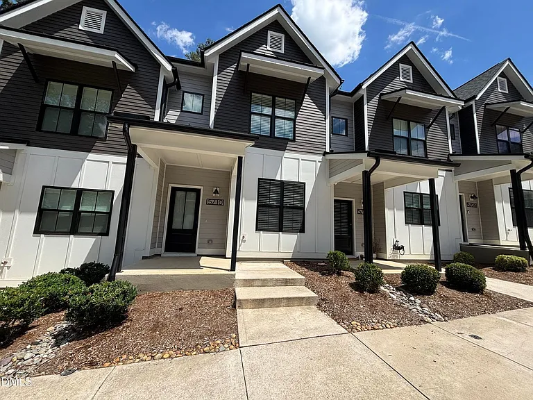 5710 Parker Pines Ct — Photo 1