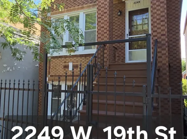 2249 W 19th St #1, Chicago, IL 60608