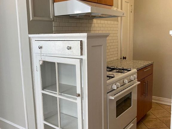 3rd image of 1600 W Granville Ave #3C