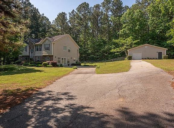 3rd image of 1185 W Macedonia Church Rd