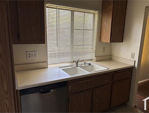 4th image of 2554 Olive Dr APT 35