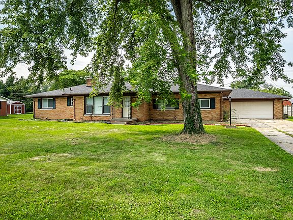 3rd image of 1015 Elizabeth Ln