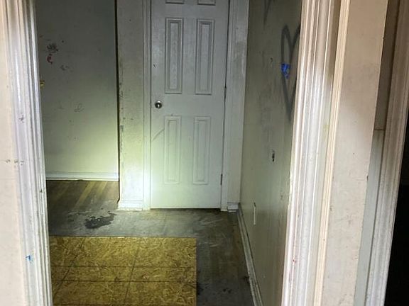 5th image of 411 S 27th St