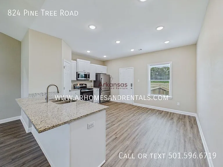 824 Pine Tree Rd — Photo 5