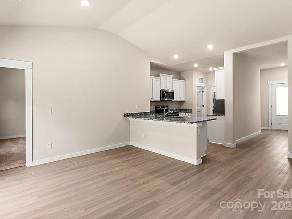 4th image of 1057 Mordred St