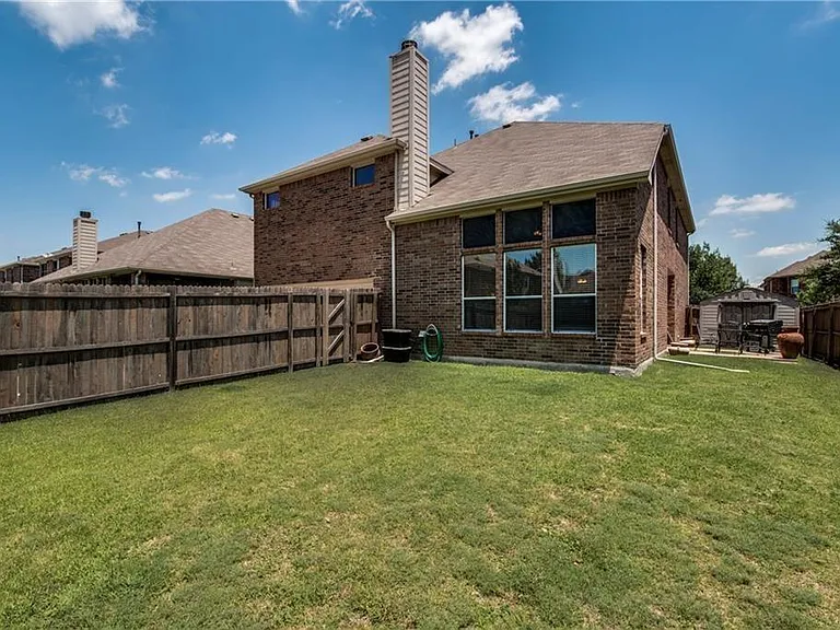 13393 Mondovi Dr — Photo 9