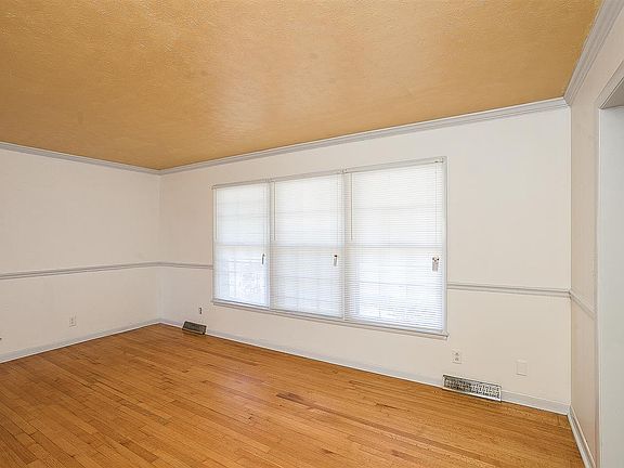 4th image of 11300 Hillwood Dr SE