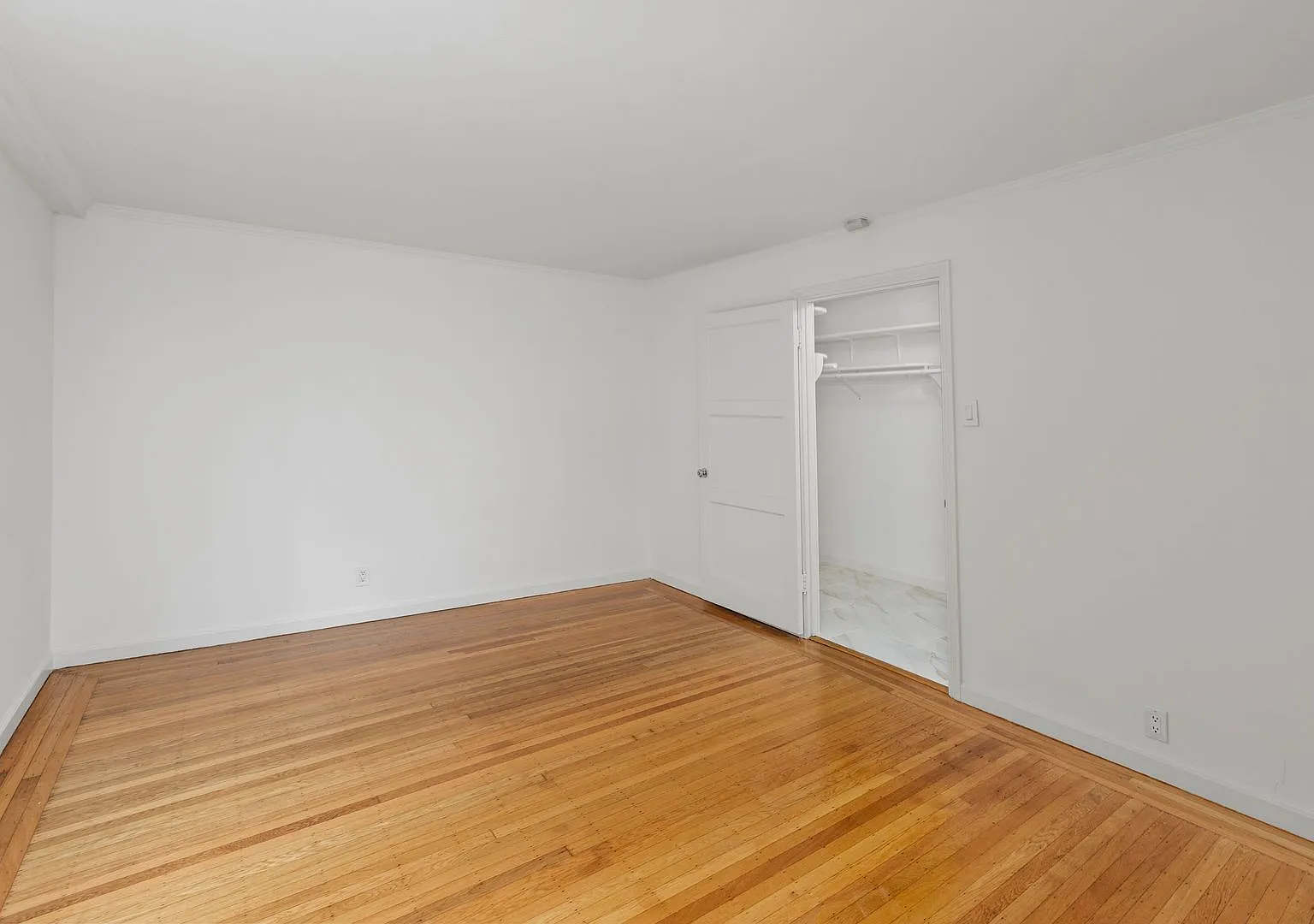 1500 Floribunda Avenue (967r) — Photo 3