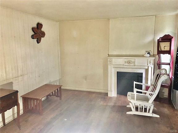 5th image of 297 Norwood Ave