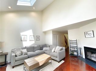 2437 Bedford St #F7-R, Stamford, CT 06905