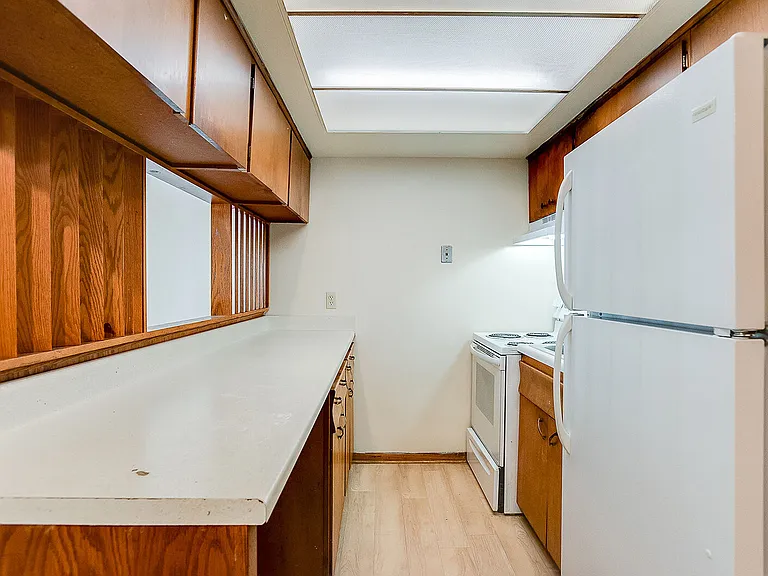 424 W 24th St — Photo 3