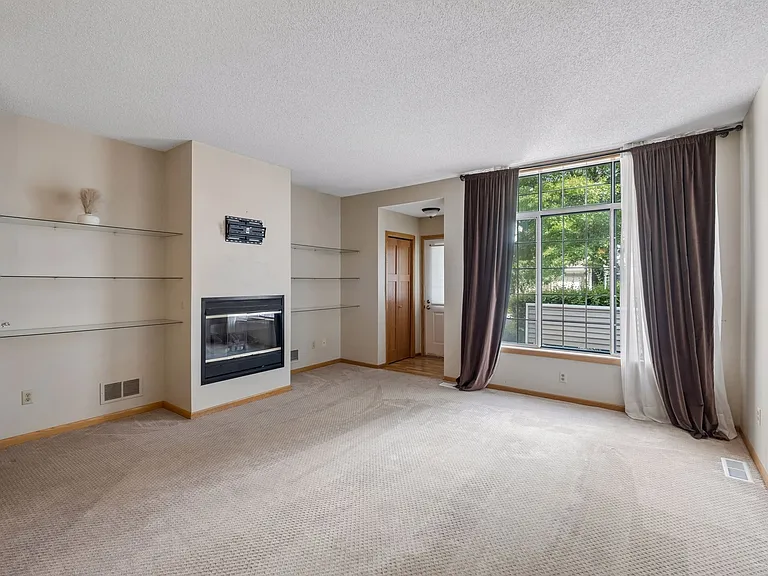 10934 Highland Rd — Photo 8