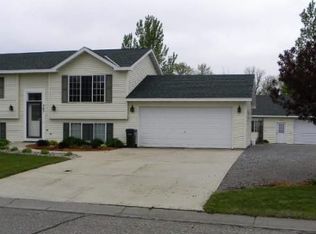 707 Maple Ln, Grove City, MN 56243