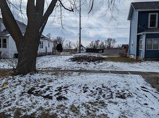623 Main St, Grinnell, IA 50112
