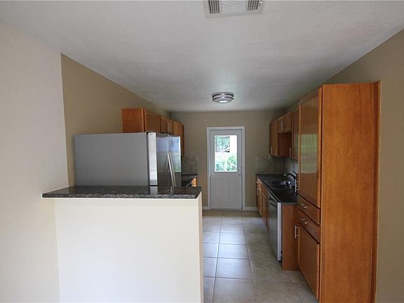 3rd image of 2007 Meadowridge Dr #B