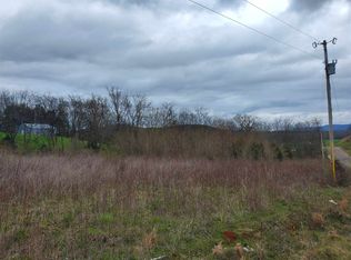 146 River Ln, Delano, TN 37325