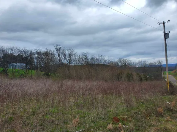 146 River Ln, Delano, TN 37325