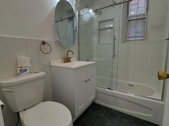 2nd image of 742 Sheffield Ave Floor 1