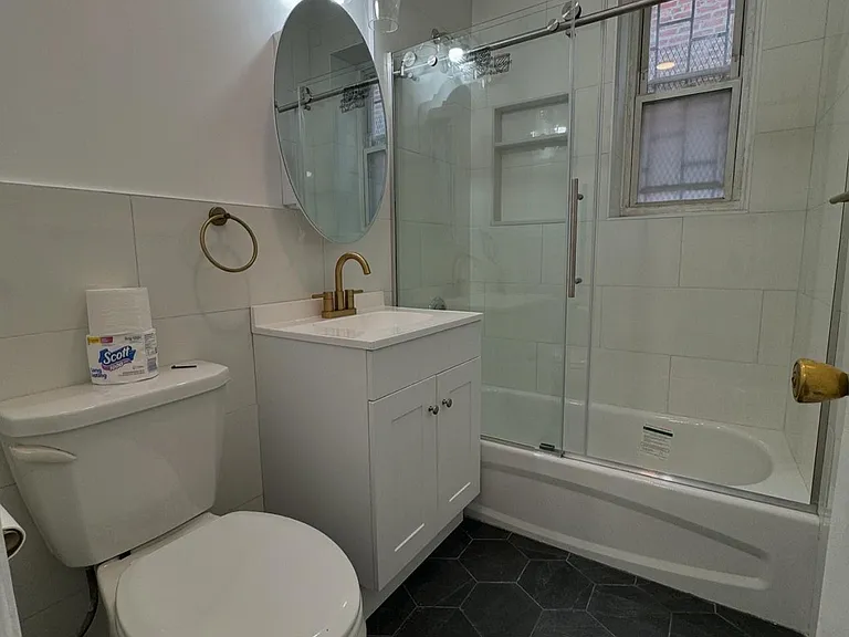 742 Sheffield Ave #1 — Photo 2