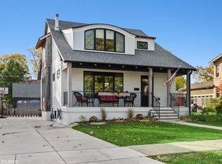 932 N Highland Ave, Arlington Heights, IL 60004