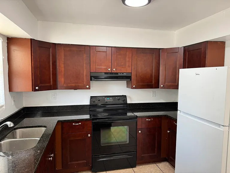 4356 Maine St #3 — Photo 13