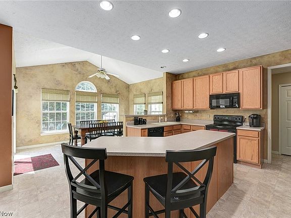 3rd image of 35211 Saddle Creek Dr
