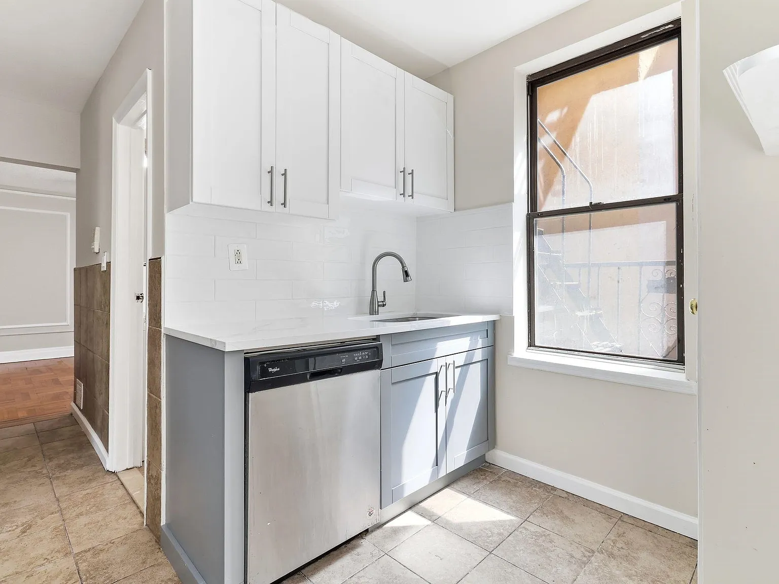 2 bed, 1.0 bath, $1,900 — Photo 3