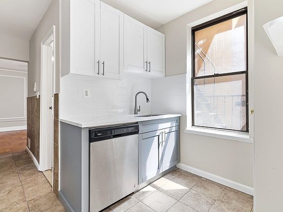 3rd image of 144 Old Bergen Rd APT C1