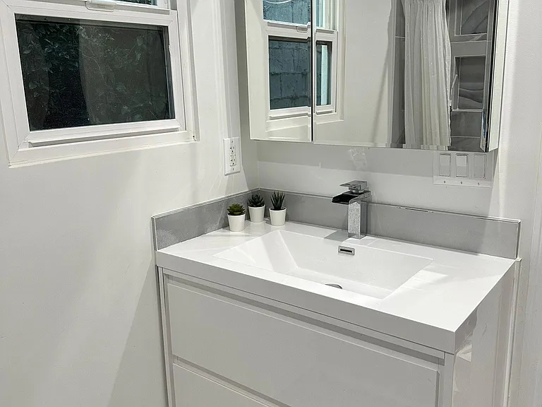 22040 Avenue San Luis — Photo 14