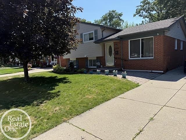 1st image of 31705 Saint Margaret St
