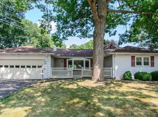 658 Hickory Ln, Saline, MI 48176