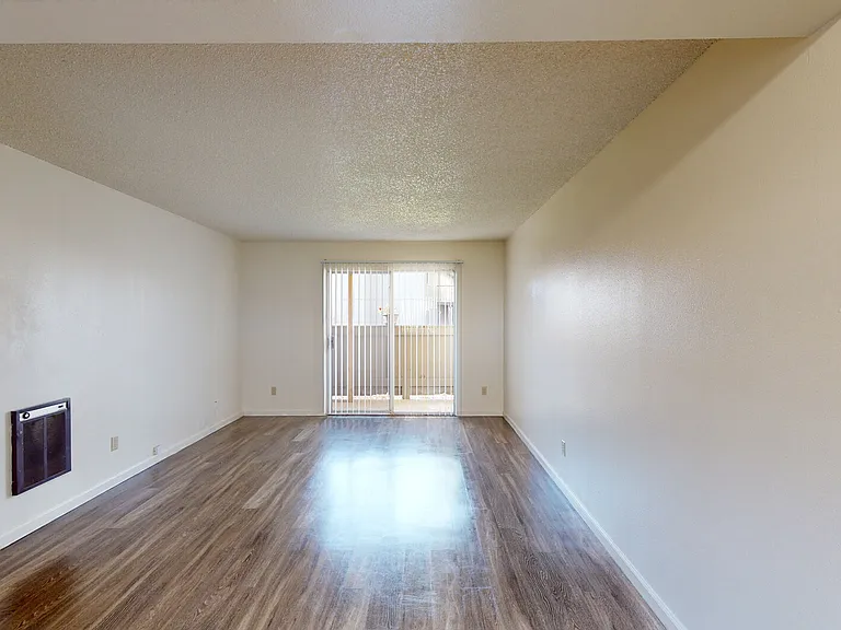 Pointe at Northridge — Photo 32