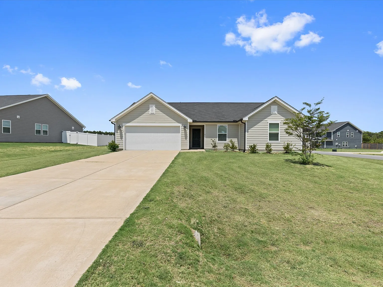 3 bed, 1464 sqft, $1,950 — Photo 2