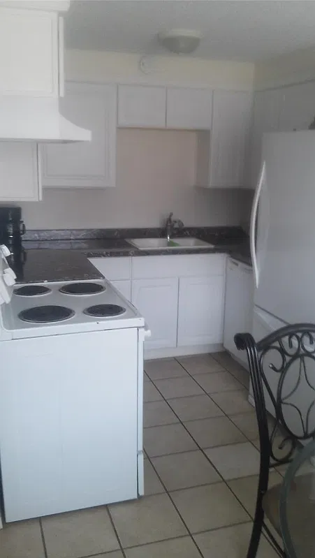 3 bed, 1568 sqft, $2,350 — Photo 3