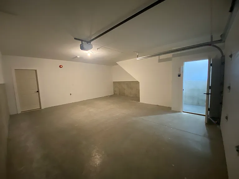 32 Main St #4 — Photo 4