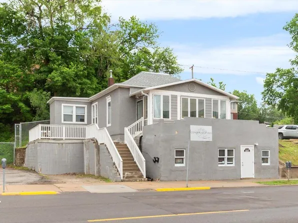 107 S 4th St, Council Bluffs, IA 51503