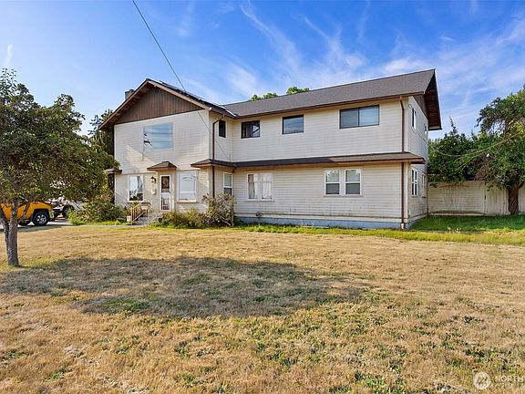 2nd image of 536 E Lauridsen Boulevard