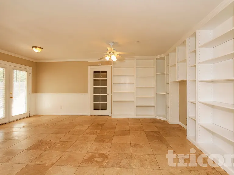 6237 W Marconi Ave — Photo 7