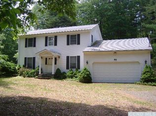 86 Block Ln, Craryville, NY 12521