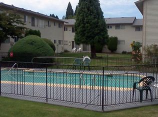 15422 SW Bangy Rd APT 17, Lake Oswego, OR 97035