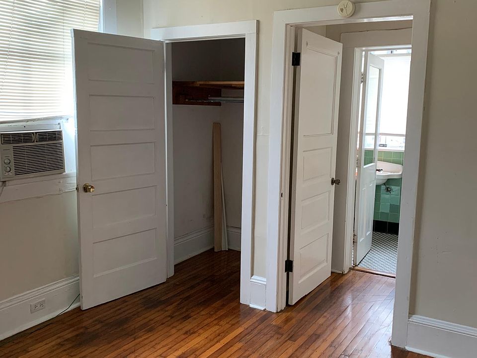 1st bedroom