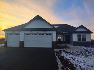 3211 Lauren Dr, Yorkville, IL 60560