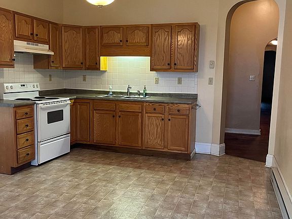 3rd image of 405 Washington Ave #403