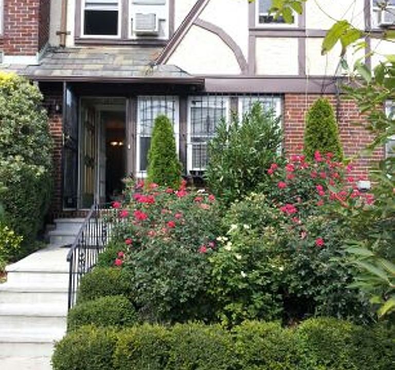 2nd image of 6715 Burns St