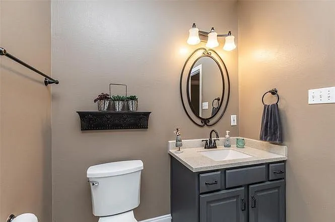1811 Emerald Green Dr — Photo 7