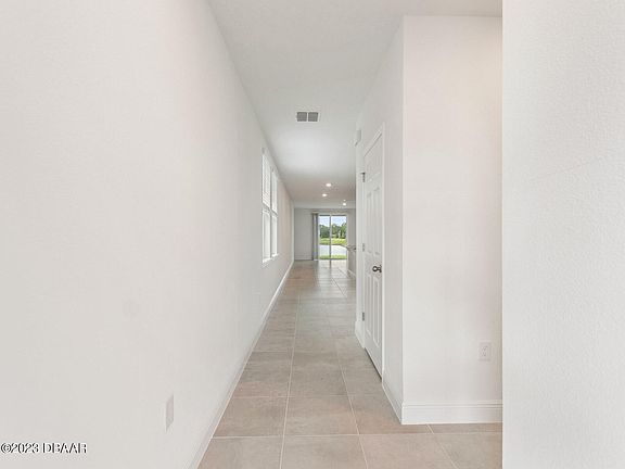 4th image of 149 Links Terrace Blvd