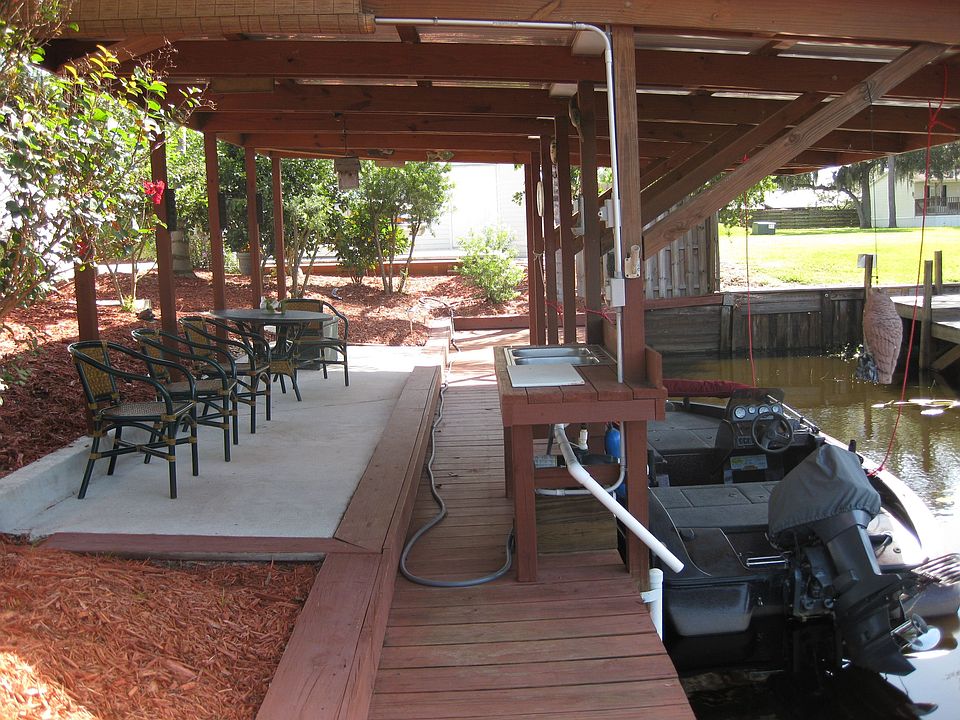 Covered 100ft boat dk