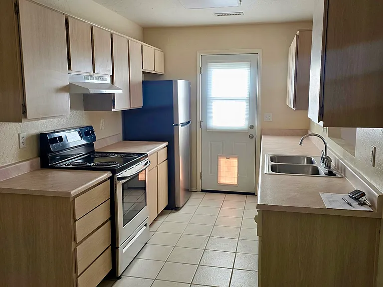 6035 N Rockland Dr #B — Photo 11