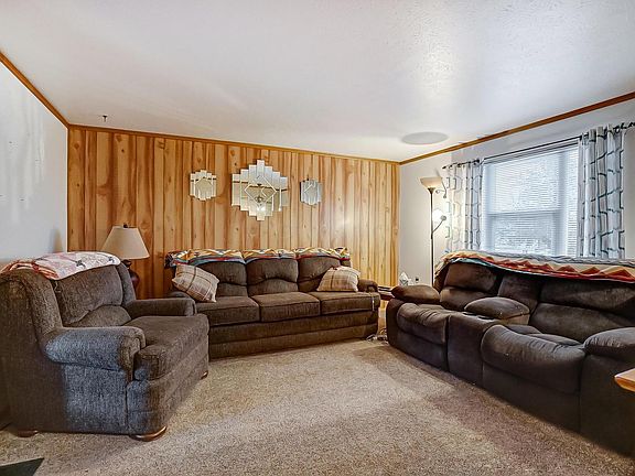 3rd image of 3816 Higbee Dr E