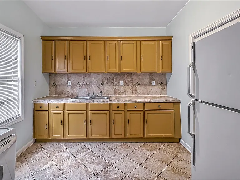 615 Price St — Photo 10
